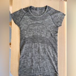 Lululemon swiftly tech short sleeve